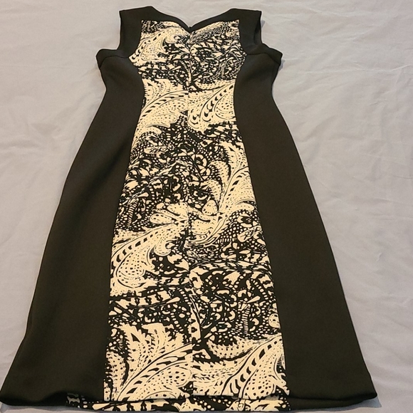 Dress - Picture 3 of 4